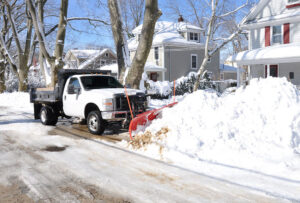 residential snow plowing2 1000x675